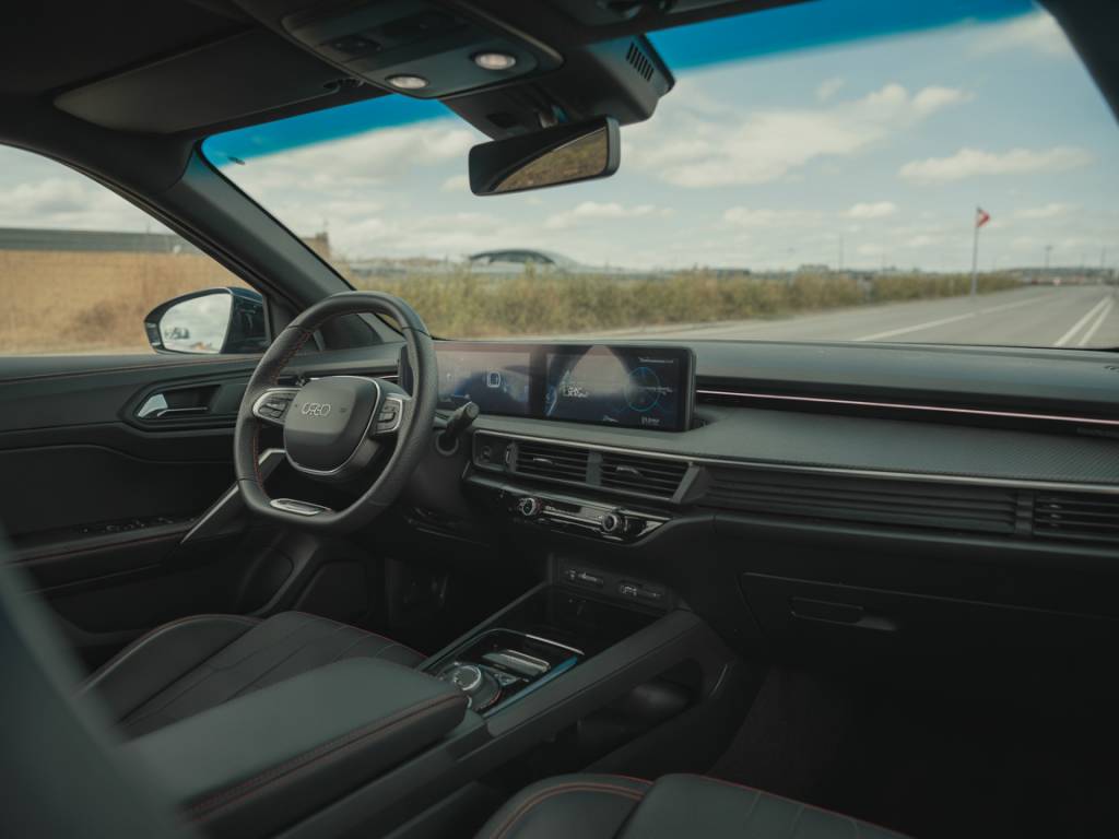 Exploring the latest trends in uk automotive electronics